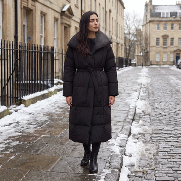 Oversized puffer coat met capuchon