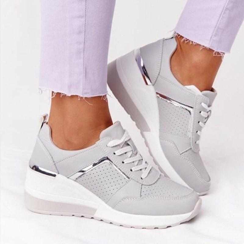 Air Sneakers | Nooit meer pijnlijke voeten in de kleur Grijs voor dames in stijl geschikt voor alle seizoenen.