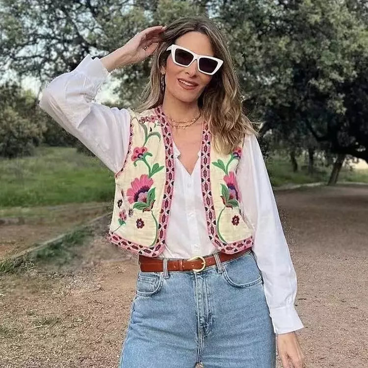 Alexsandra | Bloemen Gilet in de kleur Lichtblauw voor dames in stijl ideaal voor de zomer.
