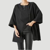 Annabel | Asymmetrische blouse in de kleur Zwart voor dames in Formal stijl ideaal voor de herfst.