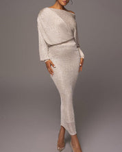 Anouk | Elegante off-shoulder avondjurk in de kleur Zilver voor dames in Party stijl ideaal voor de herfst.