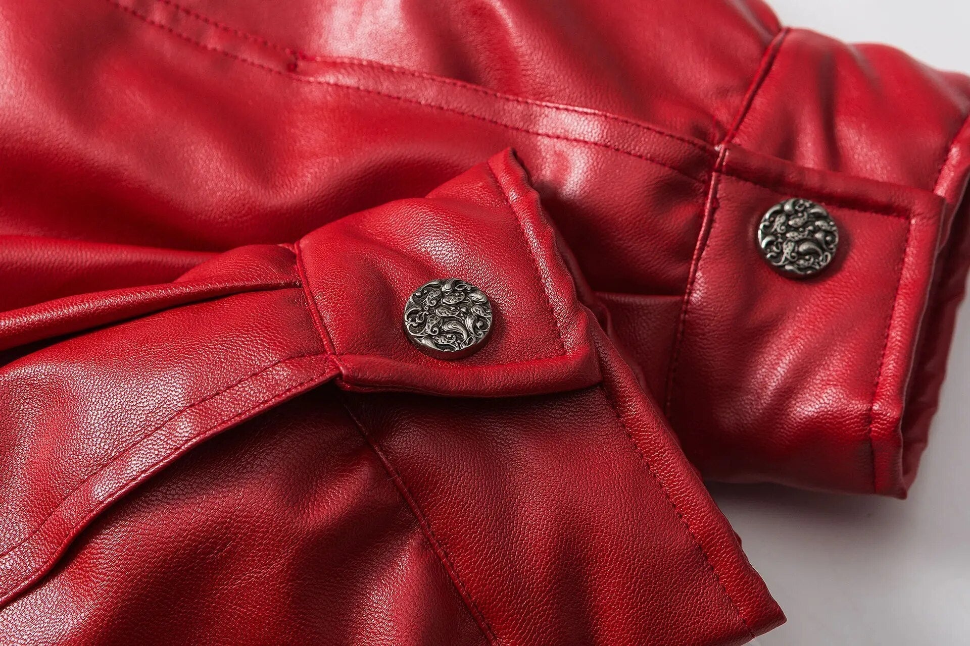 Aukje | Stijlvol straatracejack in de kleur Rood voor dames in stijl ideaal voor de herfst.