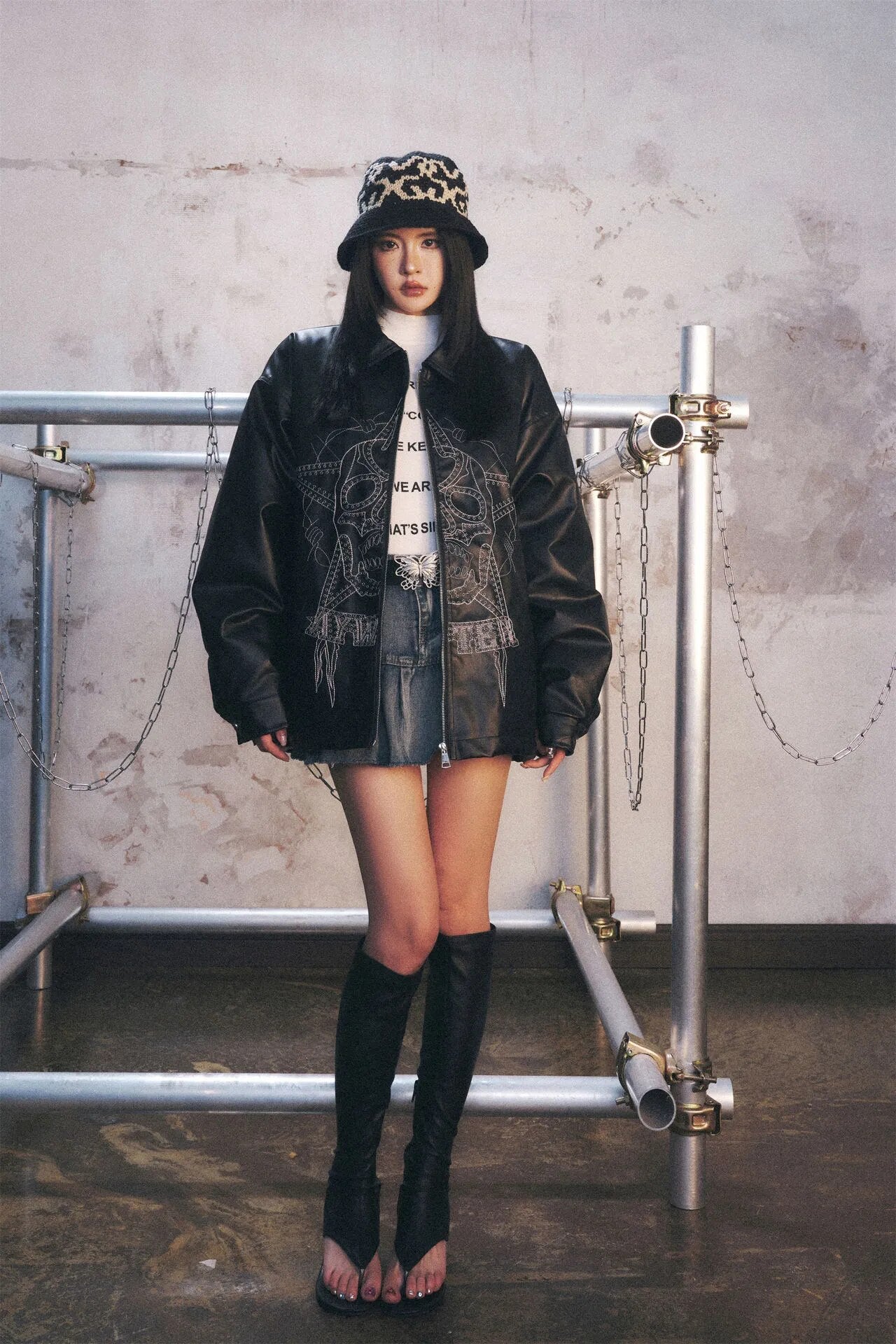 Aukje | Stijlvol straatracejack in de kleur Rood voor dames in stijl ideaal voor de herfst.