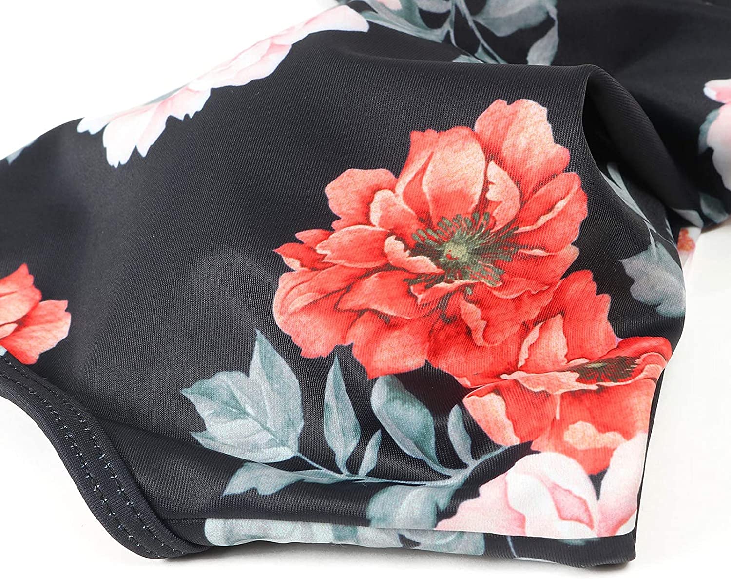 Belle | Hoge taille, kleurrijke damesbikini in de kleur Zwarte top - Bloemen slip voor dames in stijl ideaal voor de zomer.