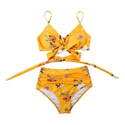 Belle | Hoge taille, kleurrijke damesbikini in de kleur Zwarte top - Bloemen slip voor dames in stijl ideaal voor de zomer.