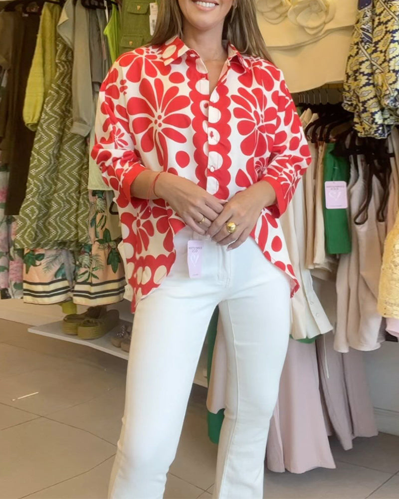 Blouse met bloemen en revers in de kleur Rood/Wit voor dames in stijl ideaal voor de lente.