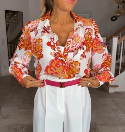 Blouse met bloemenprint en V-hals in de kleur Bloemen voor dames in stijl ideaal voor de herfst.