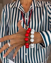 Blouse met horizontale strepen en V-hals in de kleur Blauw voor dames in stijl ideaal voor de lente.