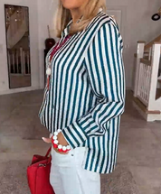 Blouse met horizontale strepen en V-hals in de kleur Blauw voor dames in stijl ideaal voor de lente.