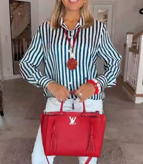 Blouse met horizontale strepen en V-hals in de kleur Blauw voor dames in stijl ideaal voor de lente.