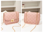 Camille Gewatteerde Telefoontas | Casual & Trendy in de kleur Wit voor dames in stijl geschikt voor alle seizoenen.