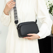 Carrie Messenger Tas | Strak & Stijlvol in de kleur Blauw voor dames in stijl geschikt voor alle seizoenen.