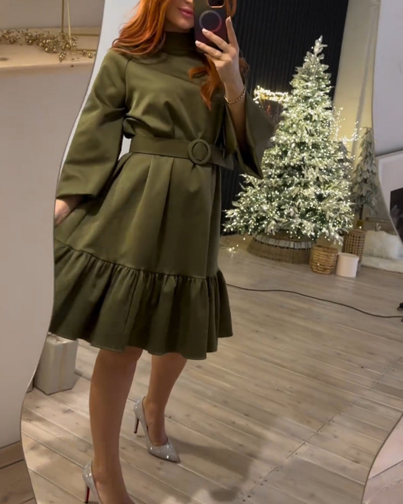 Casual A-lijn jurk met vetersluiting in de kleur Groen voor dames in stijl ideaal voor de herfst.