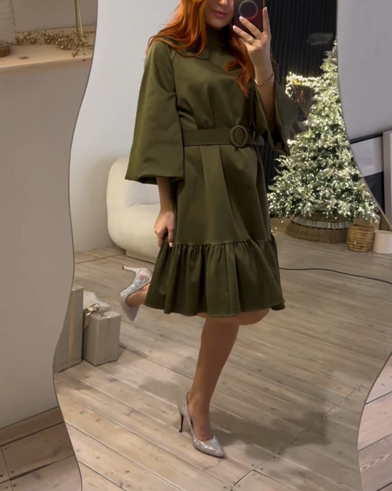 Casual A-lijn jurk met vetersluiting in de kleur Groen voor dames in stijl ideaal voor de herfst.