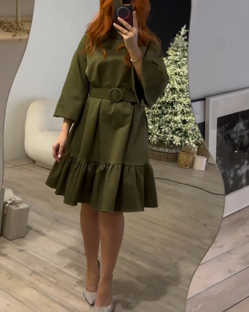 Casual A-lijn jurk met vetersluiting in de kleur Groen voor dames in stijl ideaal voor de herfst.