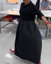 Casual lange zwarte a-lijn jurk in de kleur Zwart voor dames in Casual stijl ideaal voor de herfst.