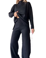 Casual Set | Coltrui en bijpassende broek in de kleur Zwart voor dames in stijl ideaal voor de herfst.