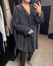 Casual top met glitters en V-hals in de kleur Zwart voor dames in Party stijl ideaal voor de herfst.