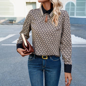 Casual top met kraag in de kleur Khaki voor dames in stijl ideaal voor de herfst.