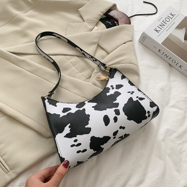 Celine Bag | Fashionable handtas voor dames in de kleur Koe voor dames in stijl geschikt voor alle seizoenen.