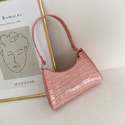 Celine Bag | Fashionable handtas voor dames in de kleur Roze voor dames in stijl geschikt voor alle seizoenen.