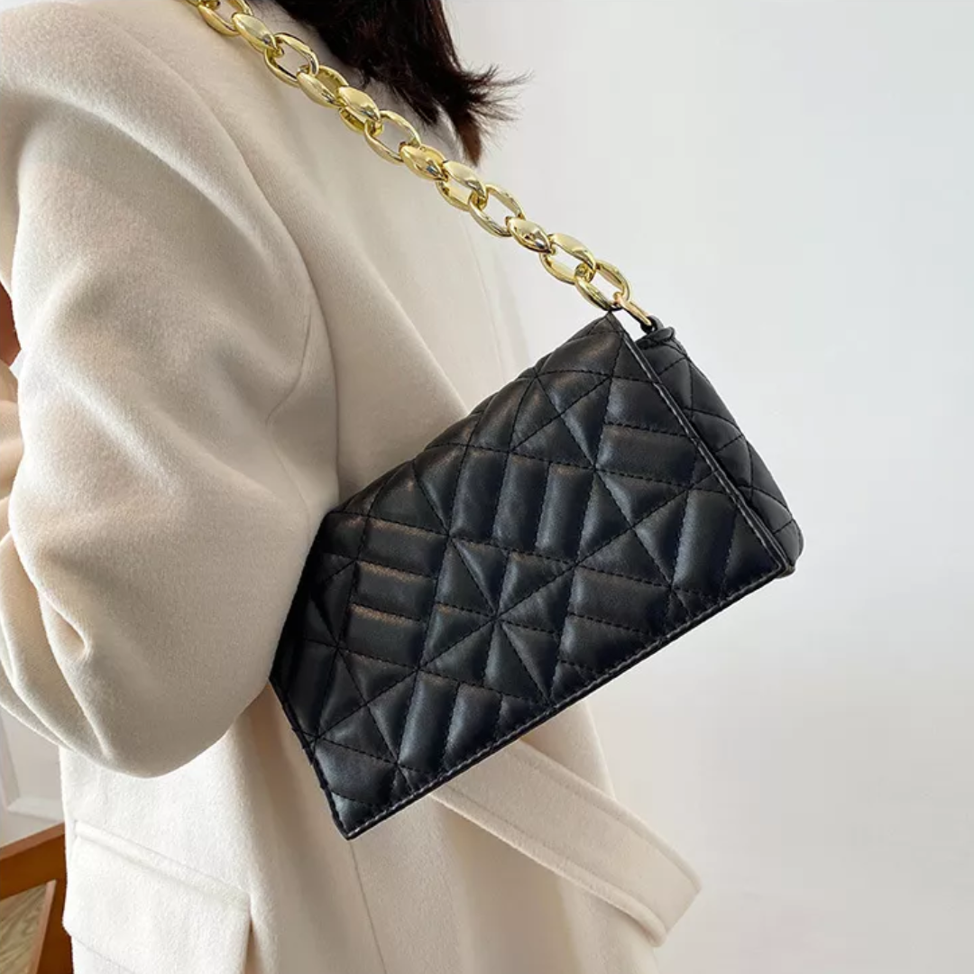 Charice Designer Handtas | Trendy & Chique in de kleur Zwart voor dames in stijl geschikt voor alle seizoenen.