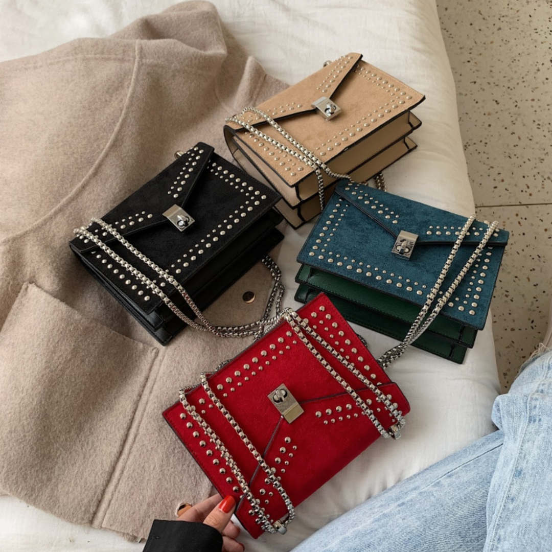 Charlize Crossbody Tas | Een stijlvolle & praktische schoudertas in de kleur Zwart voor dames in stijl geschikt voor alle seizoenen.