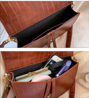 Chelsey Crossbody Tas | Een stoere tas met krokodillenprint in de kleur Zwart voor dames in stijl geschikt voor alle seizoenen.