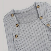 Claudia | Asymmetrische geribbelde cardigan in de kleur Grijs voor dames in stijl ideaal voor de herfst.