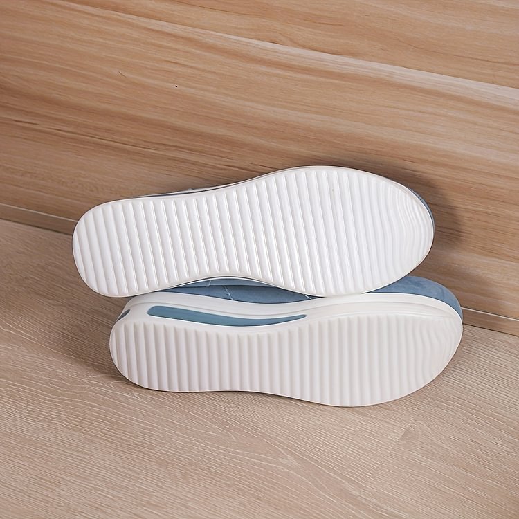 Comfortabele Mode Schoenen in de kleur Zwart voor dames in stijl ideaal voor de lente.