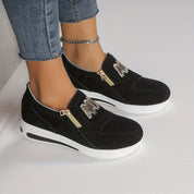 Comfortabele Mode Schoenen in de kleur Zwart voor dames in stijl ideaal voor de lente.