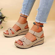 Comfortabele orthopedische sandalen met sleehak in de kleur 35 voor dames in stijl ideaal voor de zomer.
