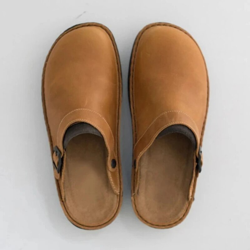 Slip-on herenschoen - een must-have voor stijl en comfort. Gemaakt van hoogwaardig leer, met een ergonomisch ontwerp voor maximale ondersteuning en gemakkelijk aan en uit te trekken.