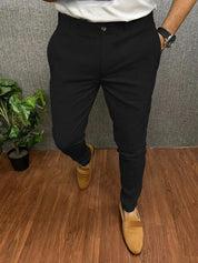 Daan | Stijlvolle potloodbroek voor heren in de kleur Zwart voor heren in stijl ideaal voor de lente.