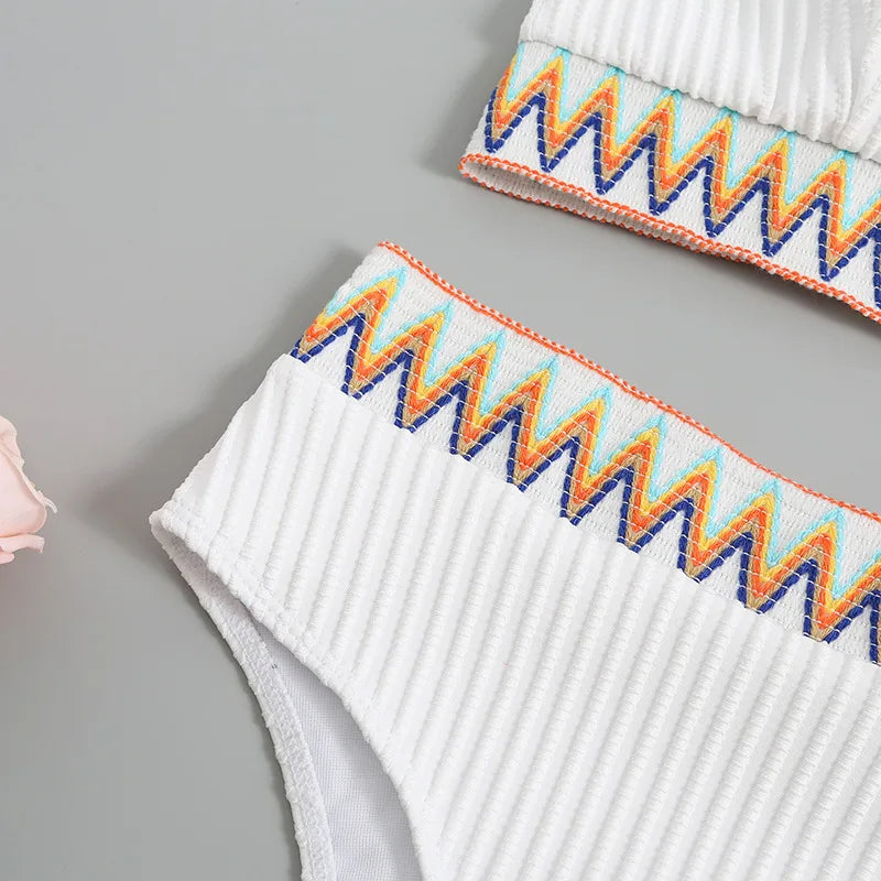 Dante | Stijlvolle & sexy fleur bikini in de kleur Wit voor dames in Beach stijl ideaal voor de zomer.