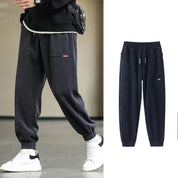 Darrell | Trendy ribfluwelen joggers in de kleur Donkergrijs voor heren in Lounge stijl ideaal voor de herfst.