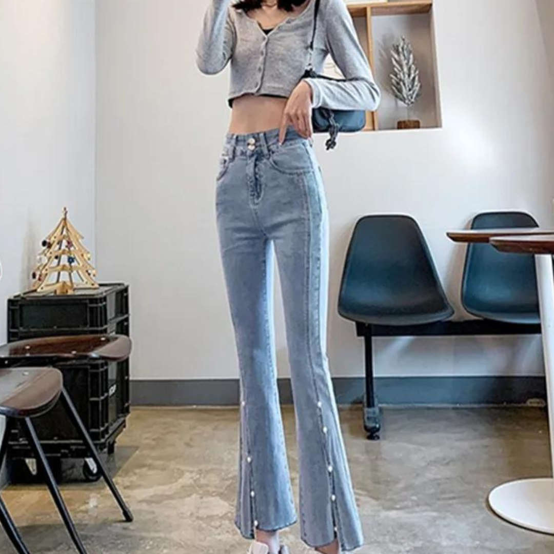 Delinda | Spijkerbroek met parelpatroon in de kleur Blauw voor dames in stijl ideaal voor de lente.