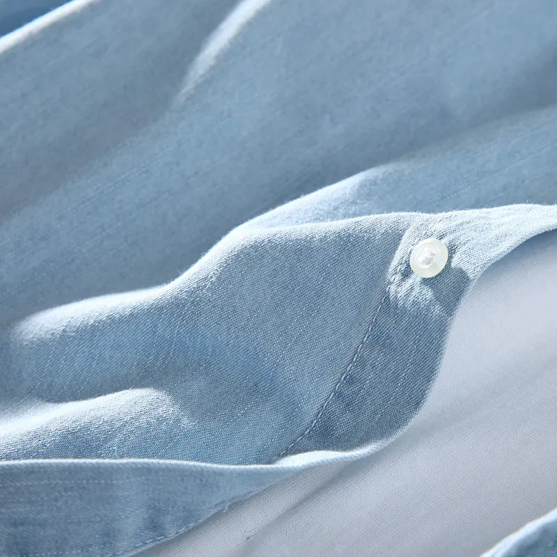 Denim overhemd in de kleur Donkerblauw voor heren in stijl ideaal voor de lente.