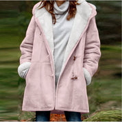 Eefje | Stijlvolle fluwelen cape in de kleur Lichtroze voor dames in stijl ideaal voor de herfst.