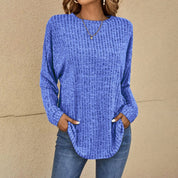 Elegant topje met lange mouwen in de kleur Blauw voor dames in stijl geschikt voor alle seizoenen.