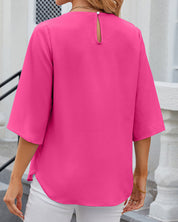 Elegante gekleurde blouse met halve mouwen in de kleur Hemelsblauw voor dames in stijl ideaal voor de herfst.