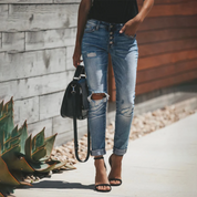 Elif | Gescheurde jeans, modieus en stijlvol in de kleur Blauw voor dames in stijl ideaal voor de lente.