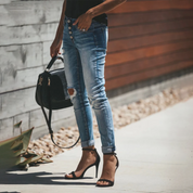 Elif | Gescheurde jeans, modieus en stijlvol in de kleur Blauw voor dames in stijl ideaal voor de lente.