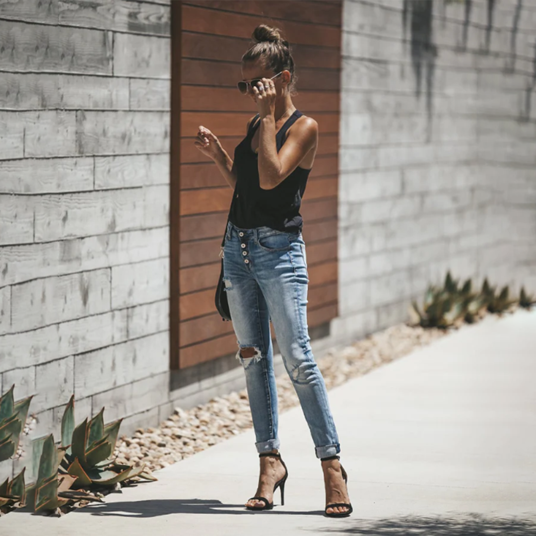 Elif | Gescheurde jeans, modieus en stijlvol in de kleur Blauw voor dames in stijl ideaal voor de lente.