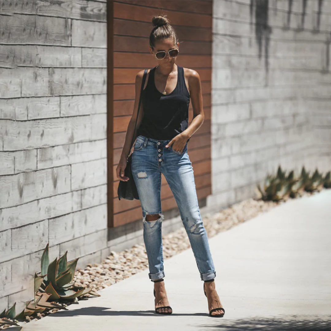 Elif | Gescheurde jeans, modieus en stijlvol in de kleur Blauw voor dames in stijl ideaal voor de lente.