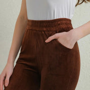 Elise | Dames Corduroy Warme Broek in de kleur Grijs voor dames in stijl ideaal voor de herfst.