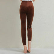 Elise | Dames Corduroy Warme Broek in de kleur Grijs voor dames in stijl ideaal voor de herfst.