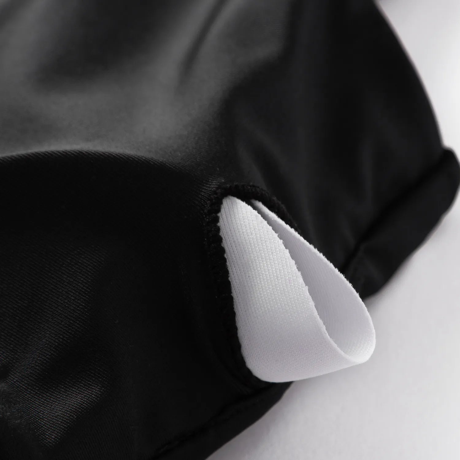 Elsje | Trendy & sexy off-shoulder bikini in de kleur Rood voor dames in Beach stijl ideaal voor de zomer.