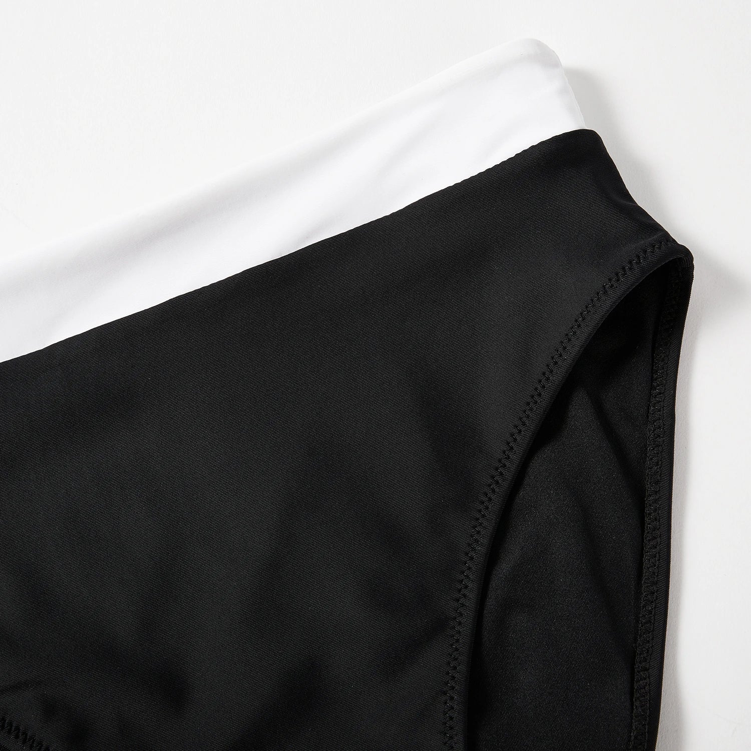 Elsje | Trendy & sexy off-shoulder bikini in de kleur Rood voor dames in Beach stijl ideaal voor de zomer.