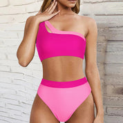 Elsje | Trendy & sexy off-shoulder bikini in de kleur Fuchsia voor dames in Beach stijl ideaal voor de zomer.
